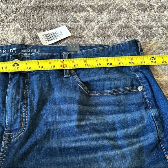 NWT Torrid Perfect Wide-Leg Mid-Rise Jeans Medium Wash 22 Tall - Picture 6 of 9